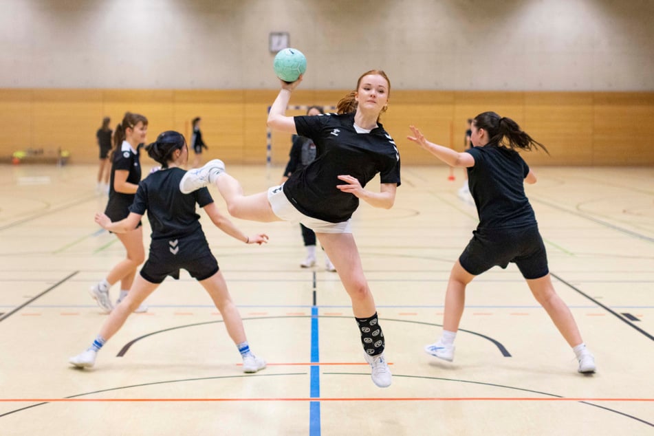 Beim Training der Mädels geht es ordentlich zur Sache.