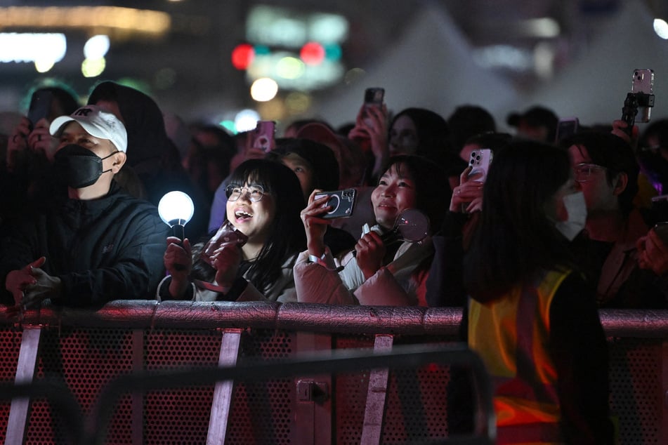 Rund 260.000 Fans verfolgten BTS am Gwanghwamun-Platz.