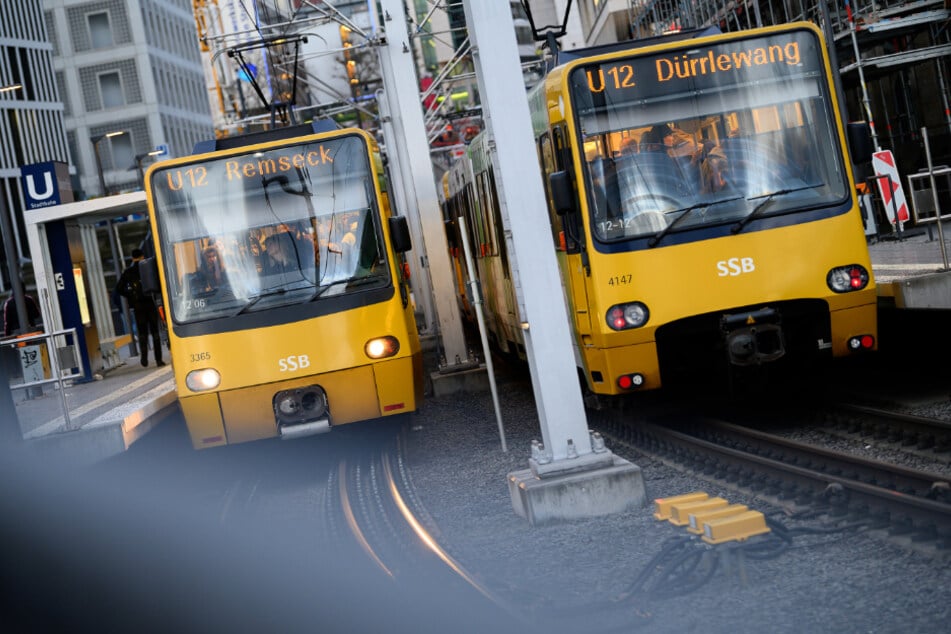 An einer U-Bahn-Haltestelle in Stuttgart wurde ein junger Mann brutal zusammengeschlagen. (Symbolbild)