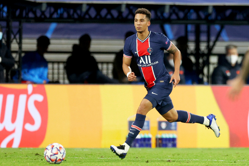 Thilo Kehrer (24) vom FC Paris Saint-Germain wurde via Twitter auf widerliche Weise beschimpft und bedroht.