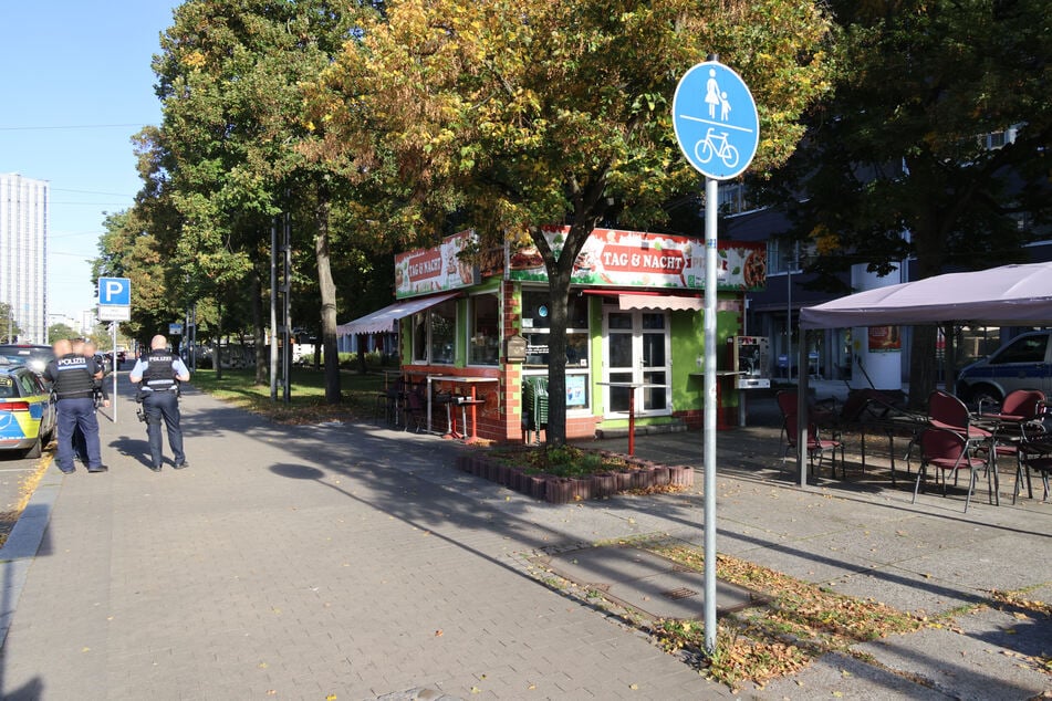 Die Polizei inspizierte am Dienstagmorgen den Pizza- und Dönerimbiss.