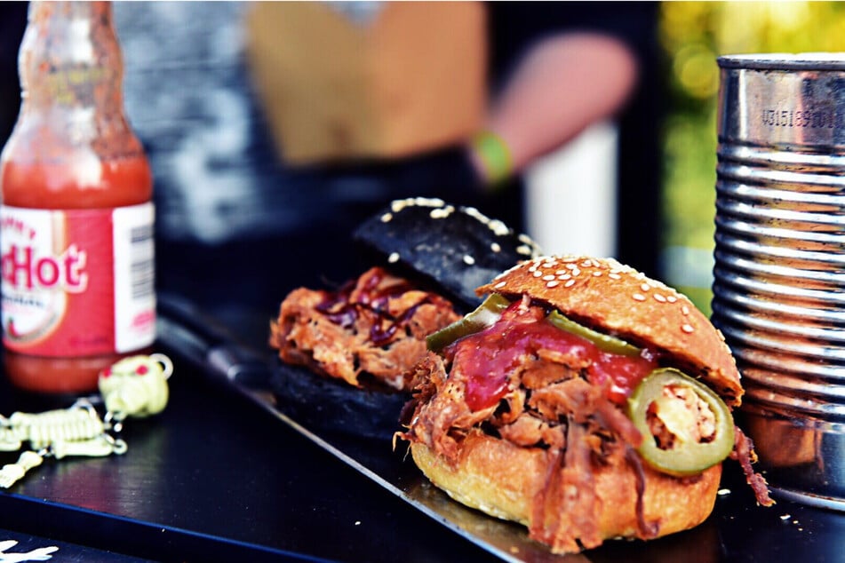 Leckeres Essen und Trinken findet Ihr auf der beliebten Streedfood-Meile.