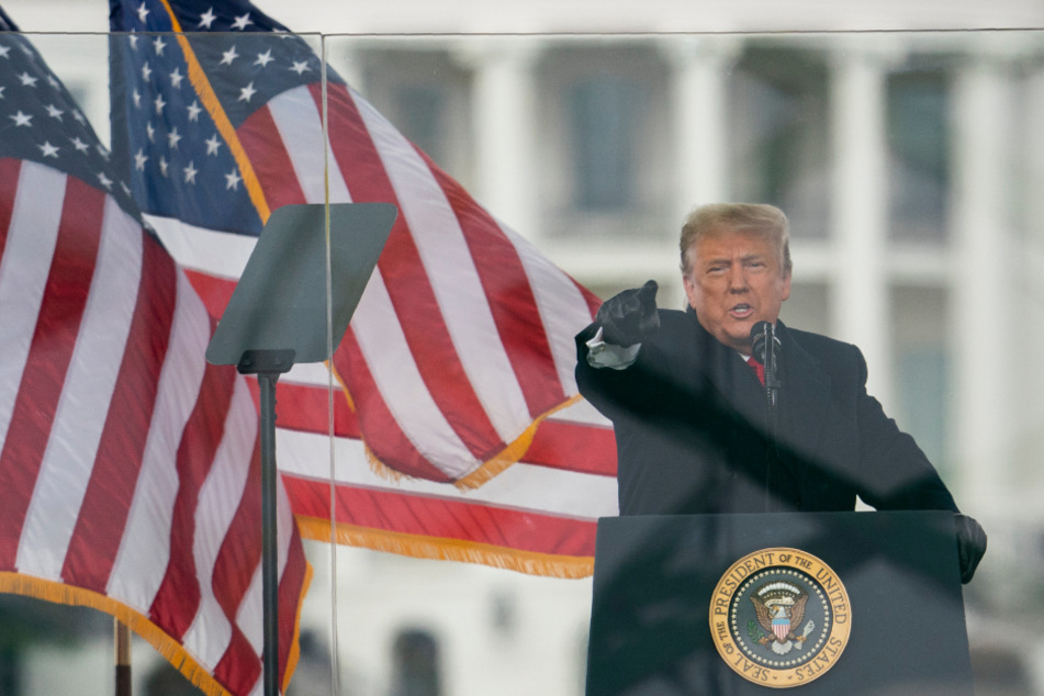 Donald Trump fordert Demonstranten per Video auf, abzuziehen
