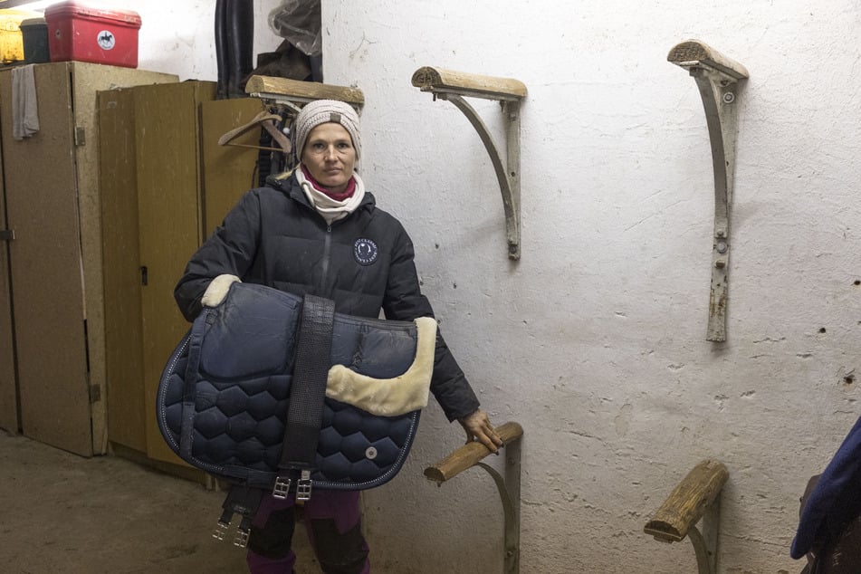 Reiterhof-Chefin Katja Liebscher (44) fand lauter leere Sattelhalter vor.