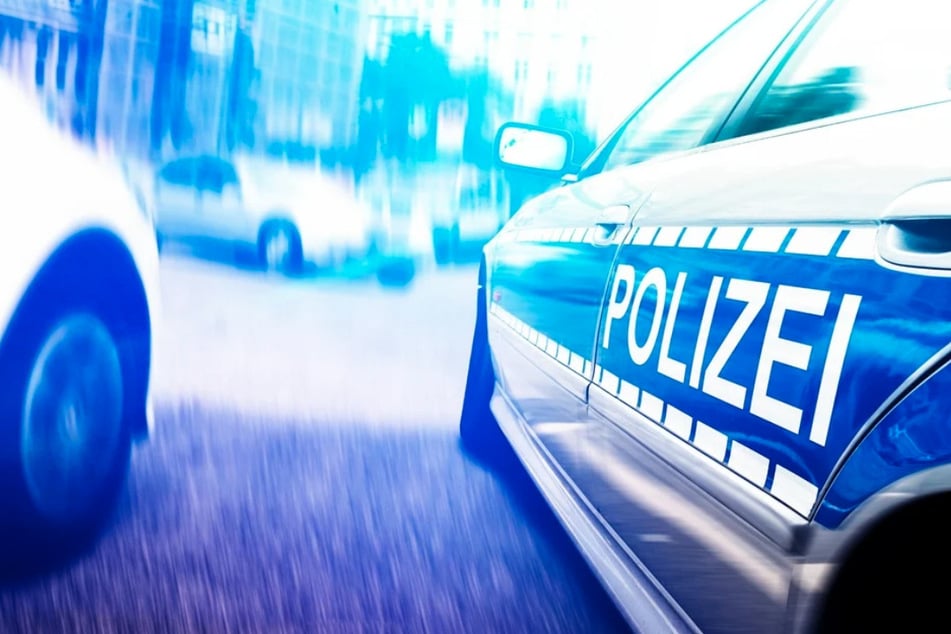 Erfurt: Mann kapert Auto an Kreuzung und zwingt Mutter und Sohn zum Aussteigen