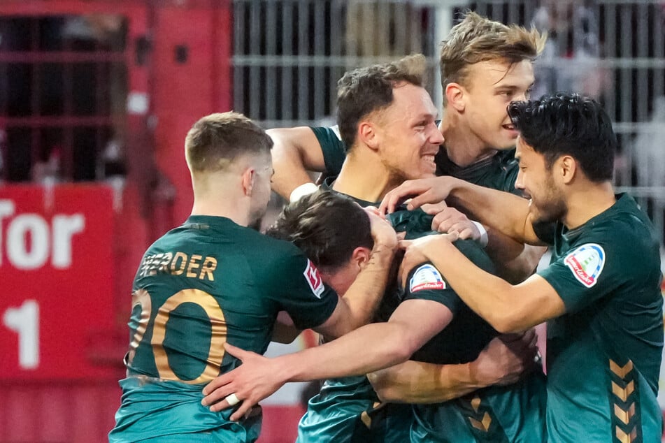 Großer Jubel nach dem Traumtor von Olivier Deman.