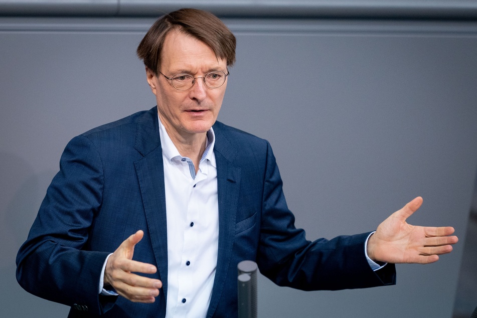 Karl Lauterbach, SPD-Bundestagsabgeordneter, fordert einen schnellen "Wellenbrecher-Shutdown".