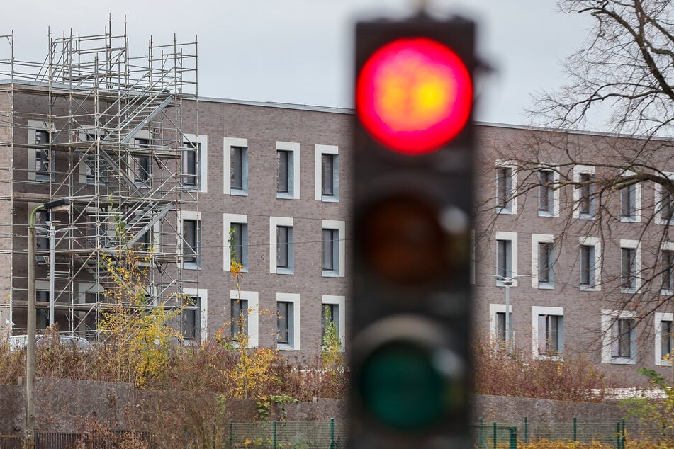 Wann das Großgefängnis in Zwickau fertiggestellt wird, ist weiterhin unklar.