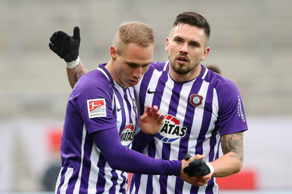 Ein Novum! Gleich zwei Auer trafen zweistellig: Pascal Testroet (30, r.) und Florian Krüger (22).