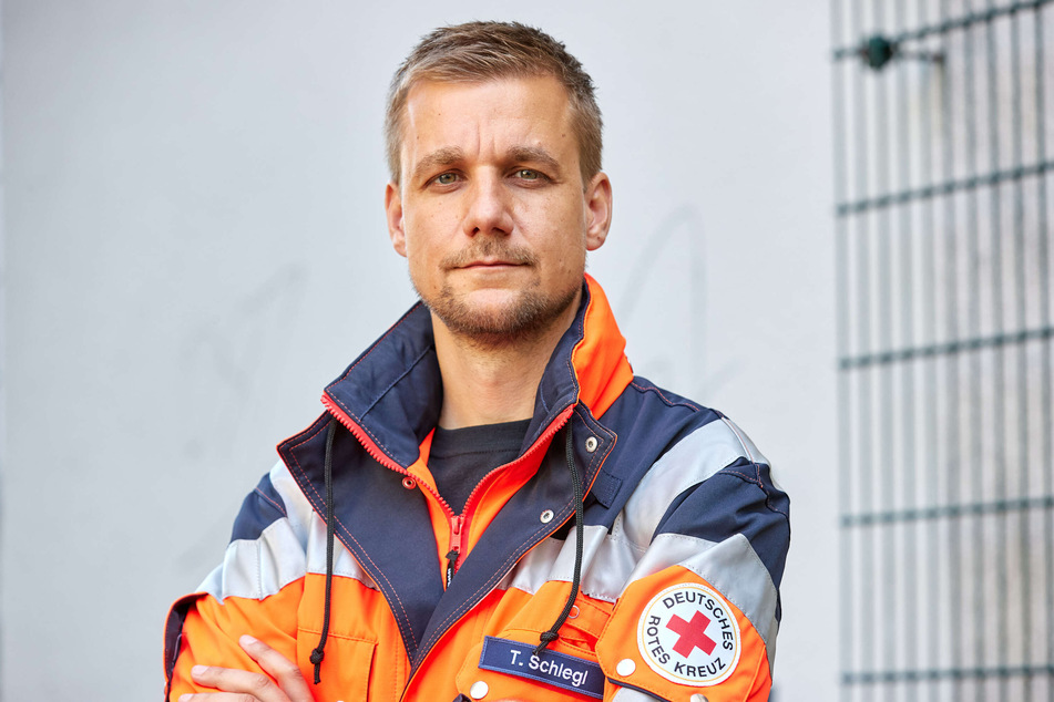 Tobias Schlegl hilft als Sanitäter auf der "Sea-Eye 4".