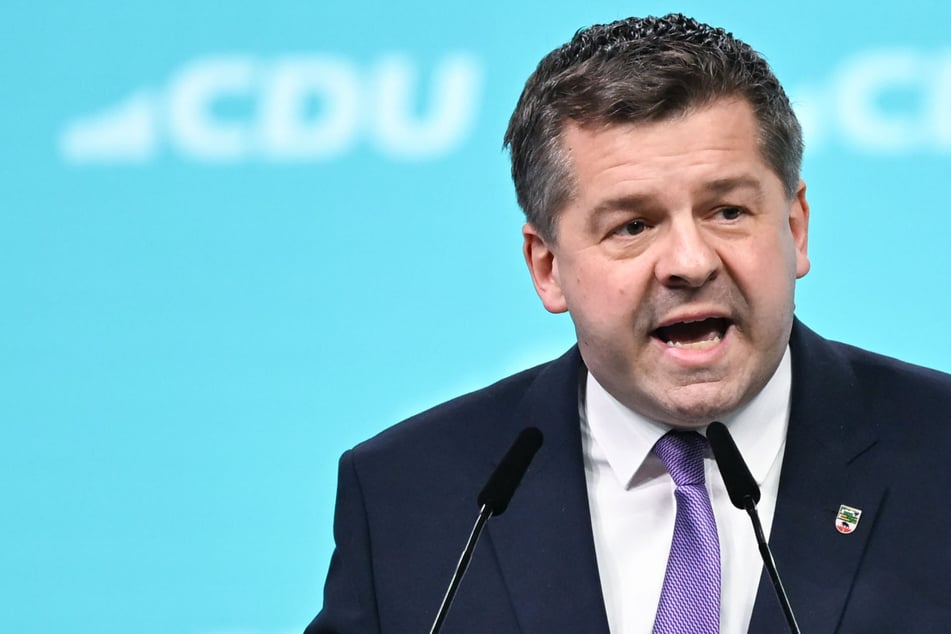 Ministerpräsident Schulze attackiert AfD und fordert harten Migrationskurs