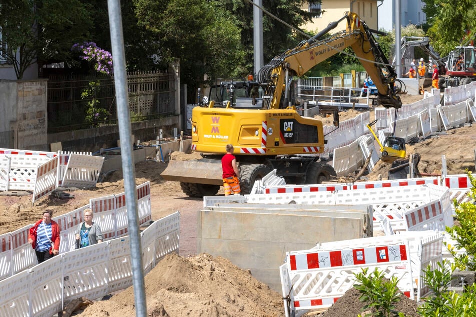 Die Großbaustelle in Tolkewitz und Laubegast ist bei Kabeldieben beliebt. Jüngst fiel eine Beleuchtungsanlage aus. (Archivbild)