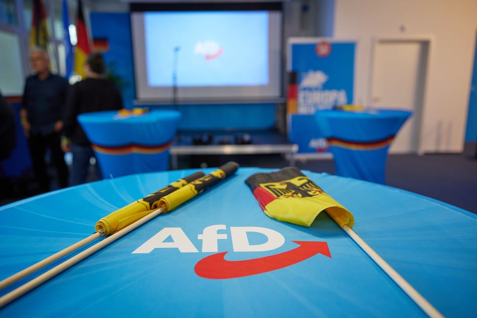 Bei der Europawahl und der Kommunalwahl in Sachsen verlor die AfD deutlich gegen die CDU. Seitdem sucht man nach Erklärungen, warum die AfD im Osten Deutschlands so großen Zuspruch findet.