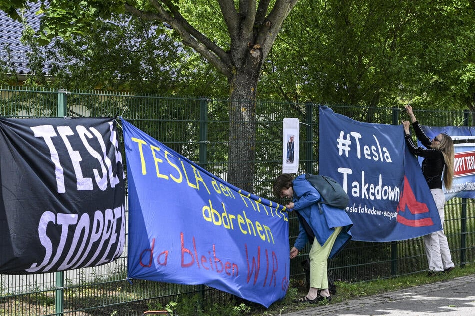 Kritiker werfen dem Elektroautobauer vor, mit seiner sogenannten Gigafactory das Wasserschutzgebiet zu gefährden.