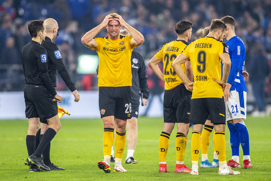 Die Schwarz-Gelben verloren am Samstagabend mit 0:3 beim FC Schalke 04.