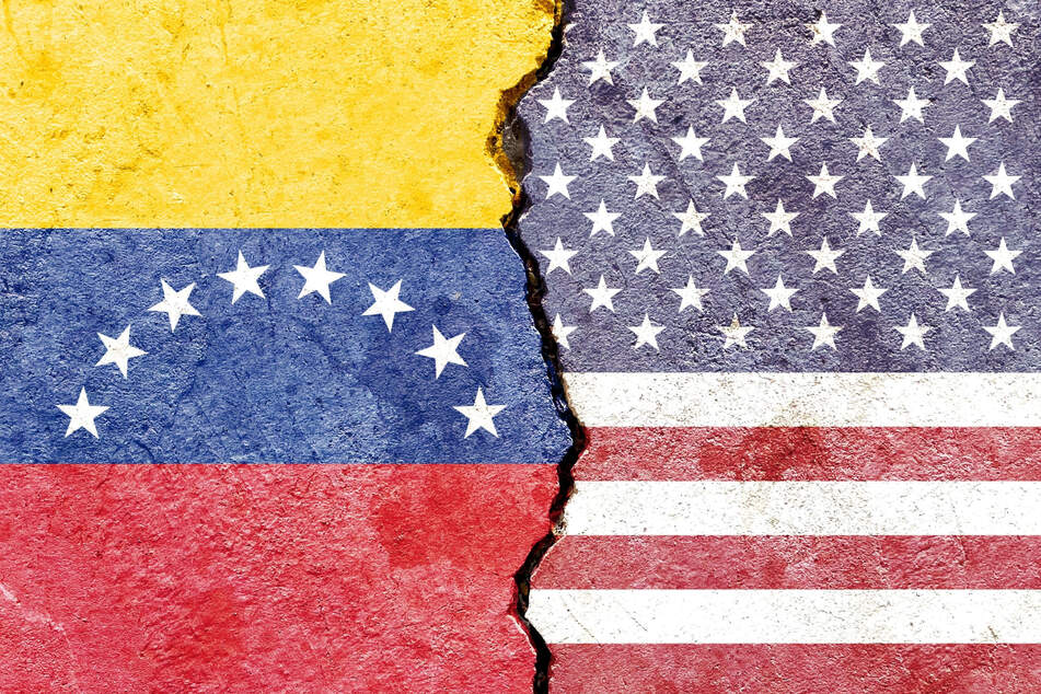 The US continued its show of force with two B-1B bombers flying off the coast of Venezuela on Monday.