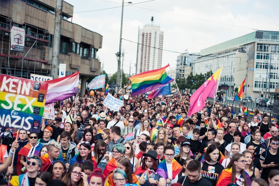 Tausende von Menschen demonstrieren jedes Jahr am CSD in Leipzig.