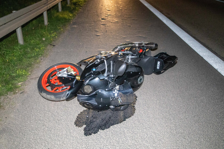 Mit seiner BMW-Maschine verunfallte am Sonntagabend ein 27-jähriger Mann auf der A66 bei Fulda tödlich.