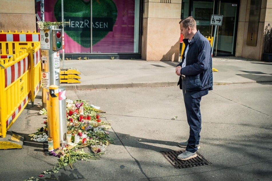 Rechtsanwalt Jan Siebenhüner an dem Ort, an dem Jeffrey K. (33) sein zweites Todesopfer erfasste. Mit TAG24 kehrte er an den Tatort der Leipziger Amokfahrt zurück.