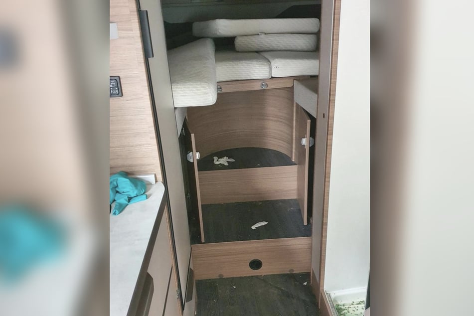 Die Geschleusten musste ihre Notdurft in dem Mobil verrichten.