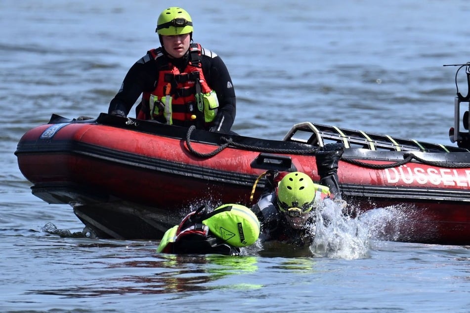 Am Dienstag wurde bei Wesel eine männliche Leiche aus dem Rhein gezogen. (Symbolfoto)