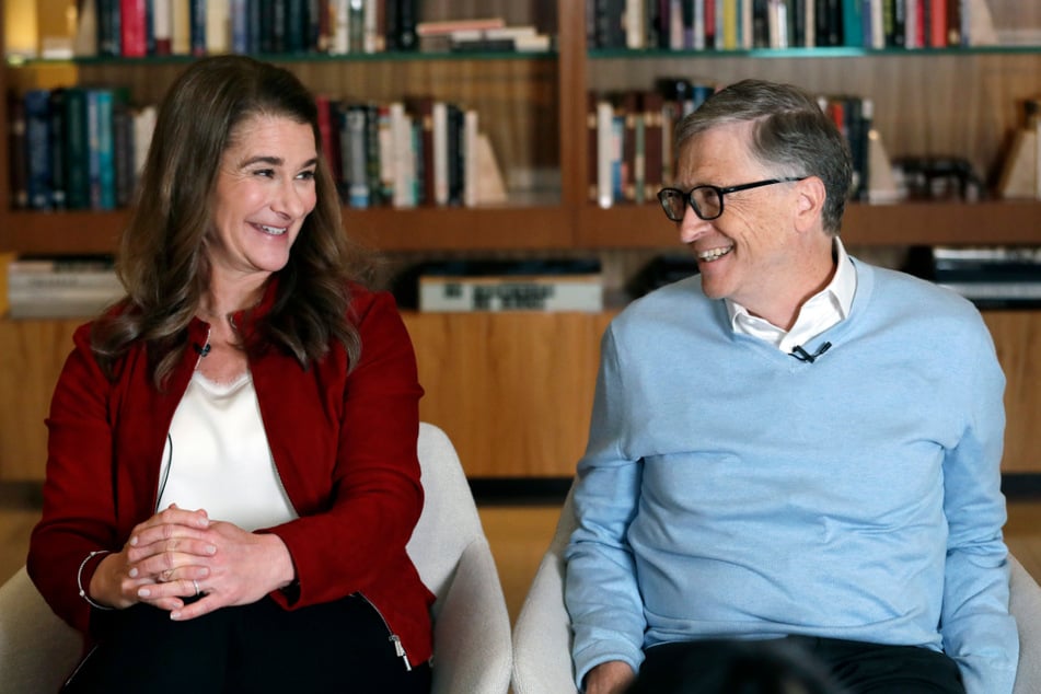 Bill (65) und Melinda Gates (56) lächeln sich während eines Interviews an. Der Microsoft-Gründer und seine Frau haben sich nach 27 Ehejahren scheiden lassen. (Archivbild)