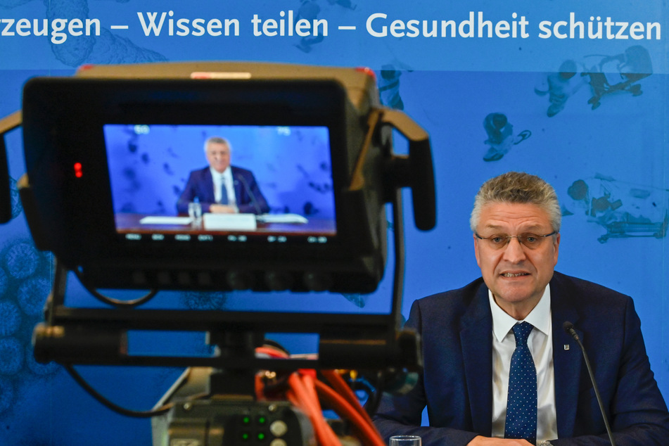 Der Leiter des deutschen Robert-Koch-Instituts (RKI), Lothar Wieler, spricht auf einer Pressekonfernz zur aktuellen Corona-Lage in Deutschland.