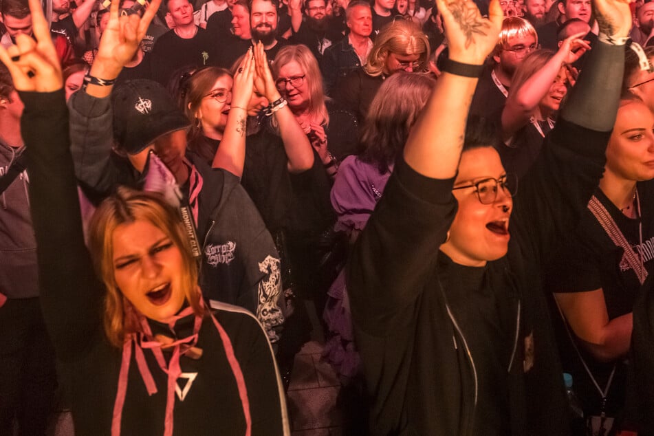 Songs wie "Heul doch" oder "Virus" prägten die Jugend vieler LaFee-Fans.
