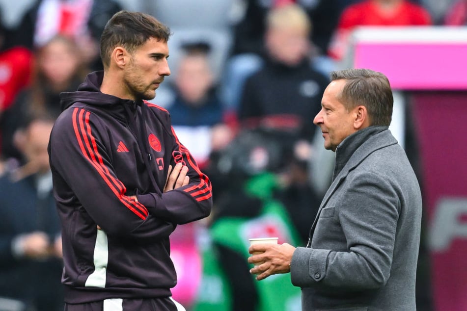 Leon Goretzka (29, l.) und Horst Heldt (54) haben sich Anfang November bei Unions Gastauftritt in der Allianz Arena wiedergesehen.