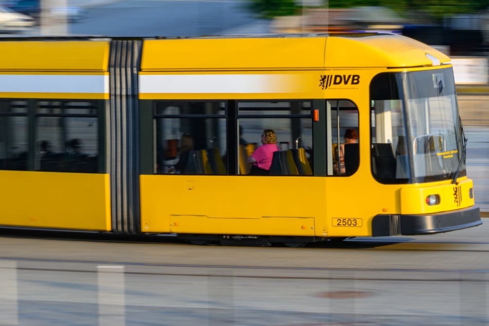 Zwei Straßenbahnlinien fahren ab Montag wegen Leitungsarbeiten auf der Fetscherstraße anders. (Symbolfoto)