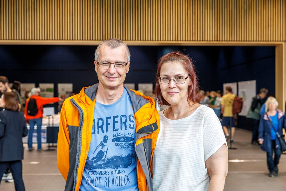 Geht es nach Jens Hofmann (57) und Kathrin Nose-Hofmann (53), dann sollen Neustädter und Altstädter Brückenseite schön gestaltet werden.