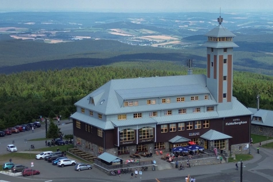 Riesen-Protest im Erzgebirge: Gipfel des Fichtelbergs steht zum Verkauf