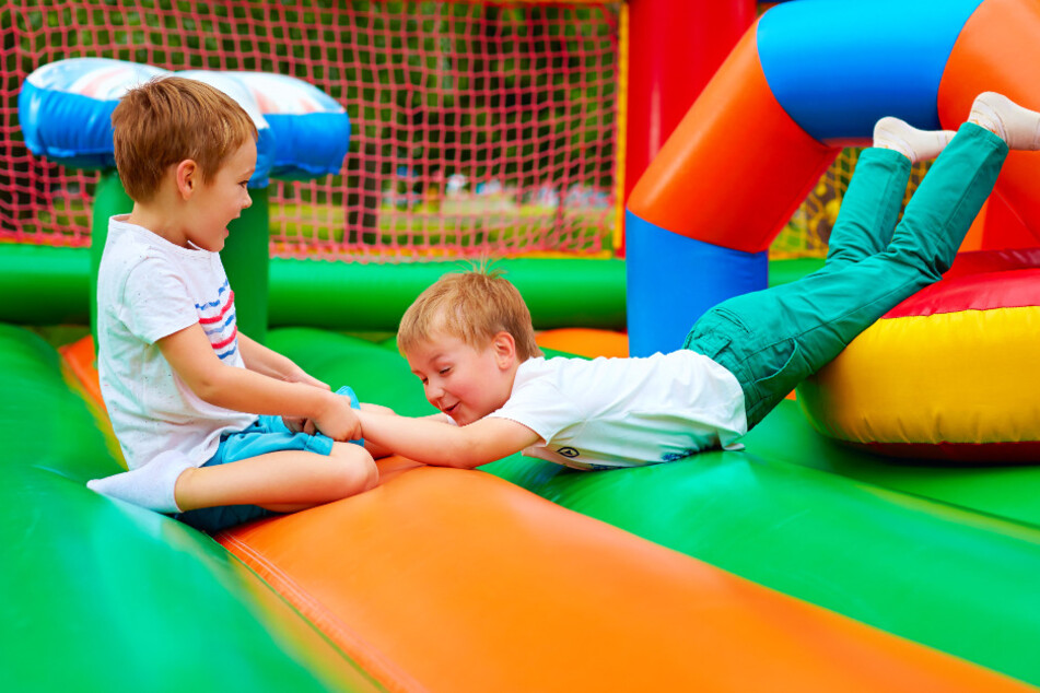 Beim Familienparkfest in Glauchau können sich die Kids nochmal austoben, bevor es am Montag wieder in die Schule geht. (Symbolbild)