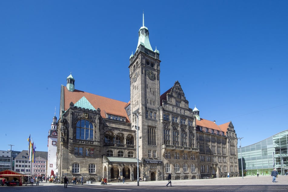Wer zieht 2027 ins Chemnitzer Rathaus ein? Noch halten die Parteien ihre Karten bei der OB-Kandidatenfrage auffällig bedeckt.