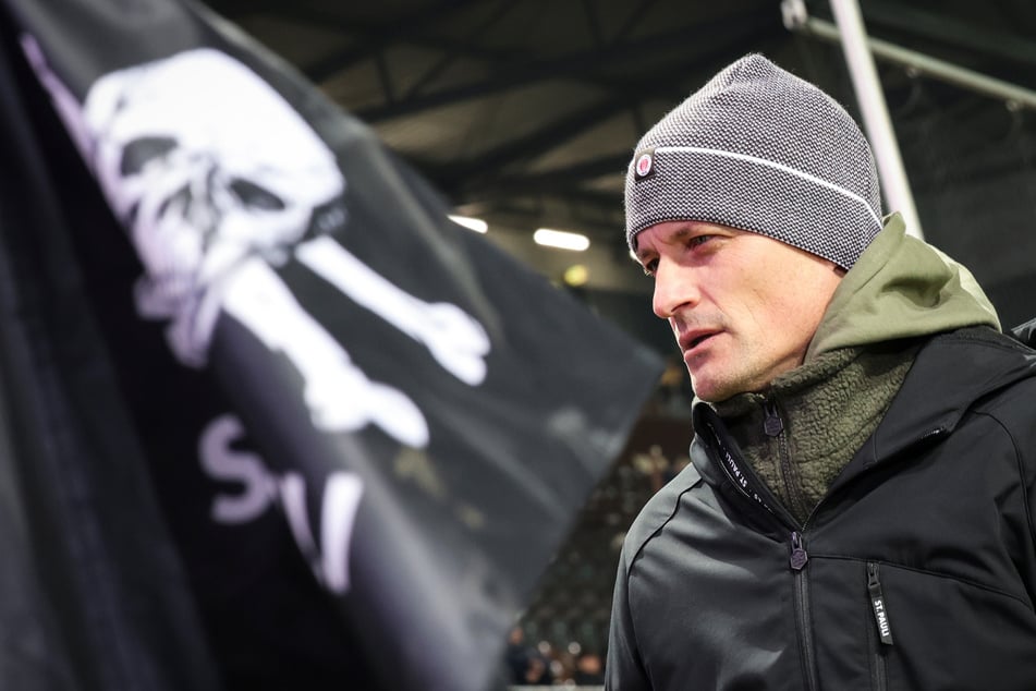 Alexander Blessin (52) will mit dem FC St. Pauli das nächste Topteam der Liga ärgern.