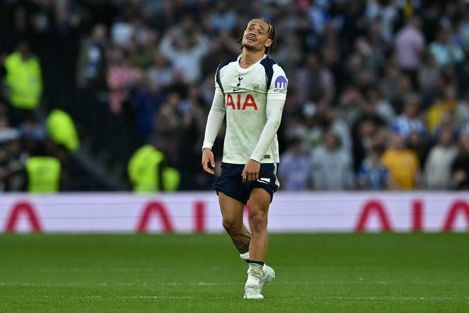 Tottenham Hotspur ist am Ende, kämpft gegen den Abstieg aus der Premier League. Mittendrin: Xavi Simons (22), der sich seinen Insel-Ausflug ganz anders vorgestellt hat.