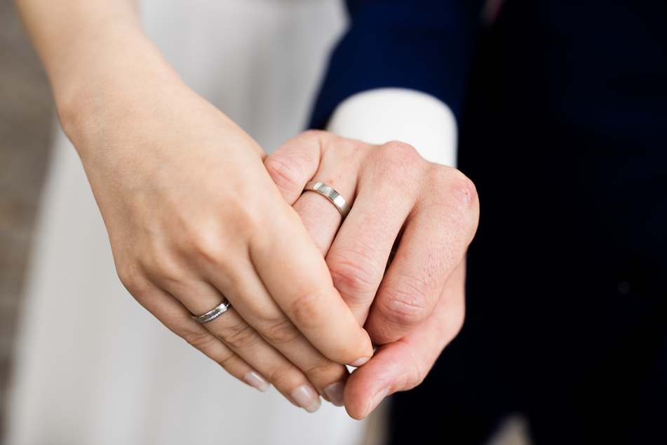 Im Corona-Jahr haben von Januar bis September deutlich weniger Paare in NRW geheiratet als noch 2019.