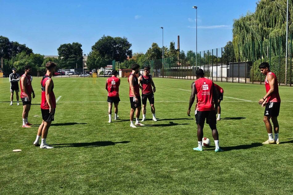 Die Lausitzer müssen nun lange auf Erik Engelhardt verzichten, beim Training am Freitag fehlten auch noch King Manu und Jannis Boziaris.