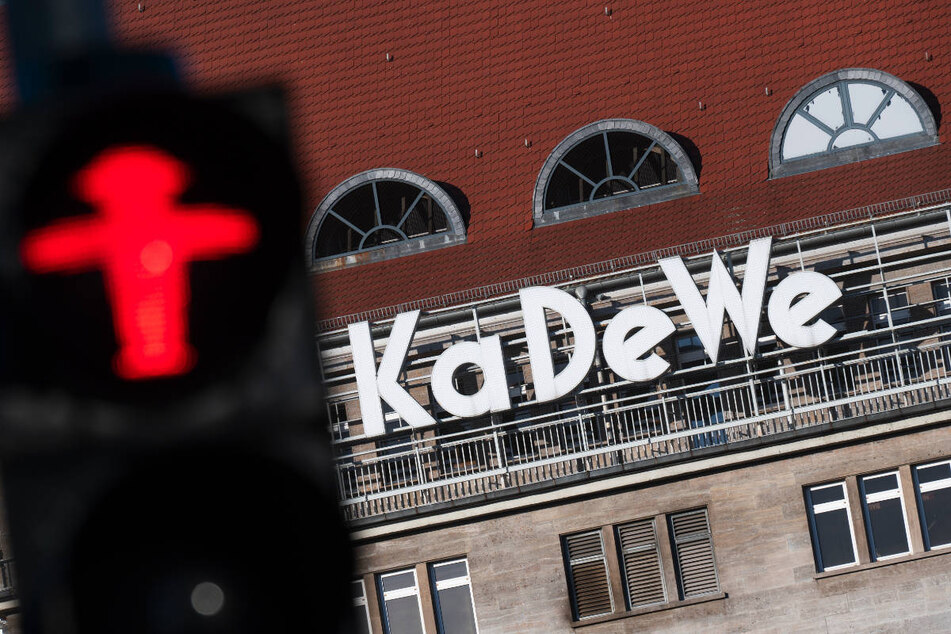 Steht das Berliner Luxus-Kaufhaus KaDeWe nach der Insolvenz der gleichnamigen Betreiber-Gruppe vor dem Aus?