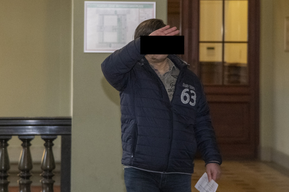Uwe M. (53) bestreitet, die betroffene Mitarbeiterin geohrfeigt zu haben.