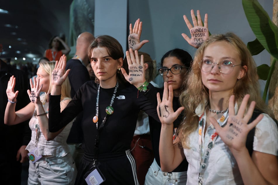 COP30: Fossil fuel fight threatens to sink climate talks as negotiations run into overtime