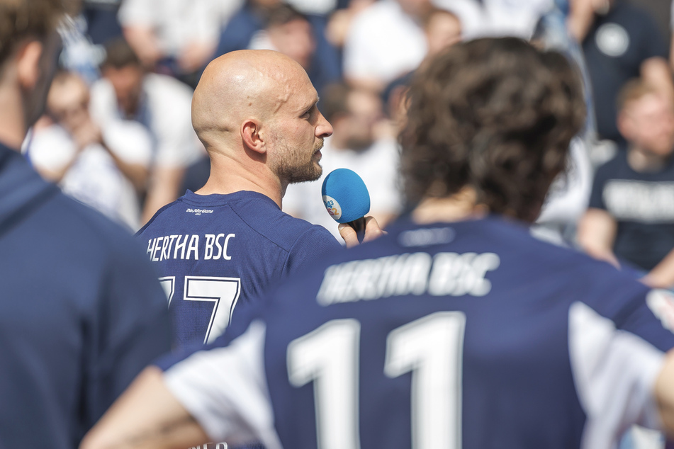 Toni Leistner (l.) verabschiedet sich nach drei Jahren bei Hertha BSC.