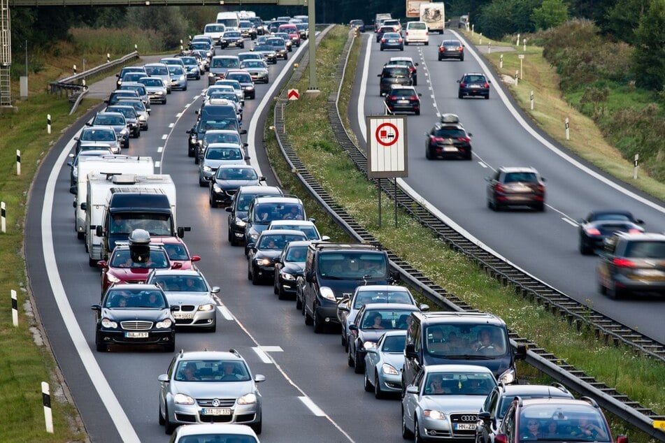 Der Verkehr staute sich vor allem auf der A8 in Richtung Salzburg. (Archivbild)
