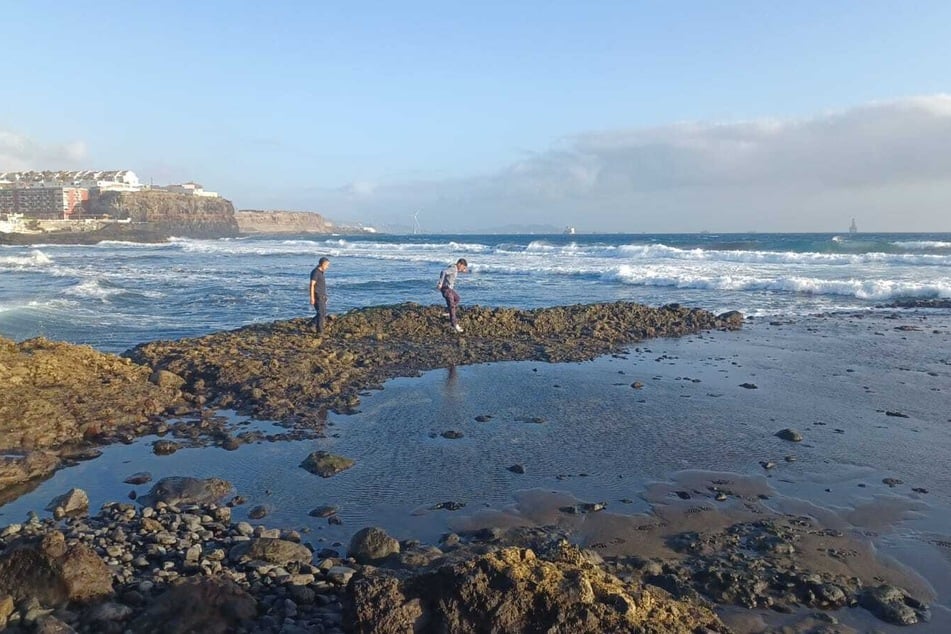 The oil has expanded off the coast of Gran Canaria.