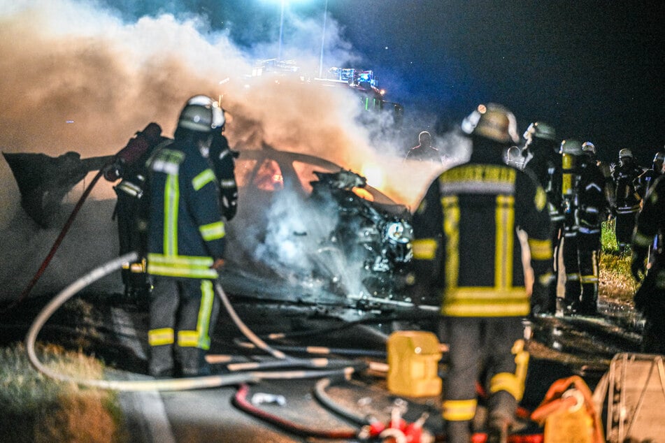 Die Feuerwehr rückte mit fünf Fahrzeugen und 35 Kräften an.