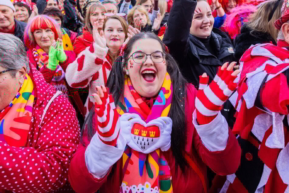 Da kommt Freude auf: Auf dem Gertrudenhof in Hürth-Efferen hat vor Kurzem der weltweit erste Karnevals-Freizeitpark eröffnet.
