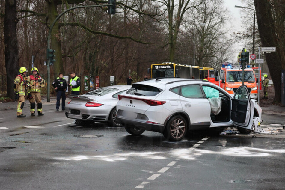 Die Feuerwehr rückte am heutigen Donnerstag zu einem schweren Unfall nach Berlin-Pankow an.