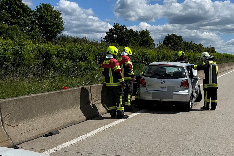Der kaputte VW wurde abgeschleppt.