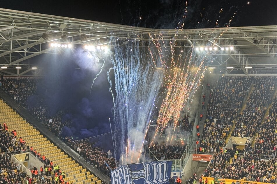 Die Hertha hat ordentlich Feuerwerk mitgebracht.