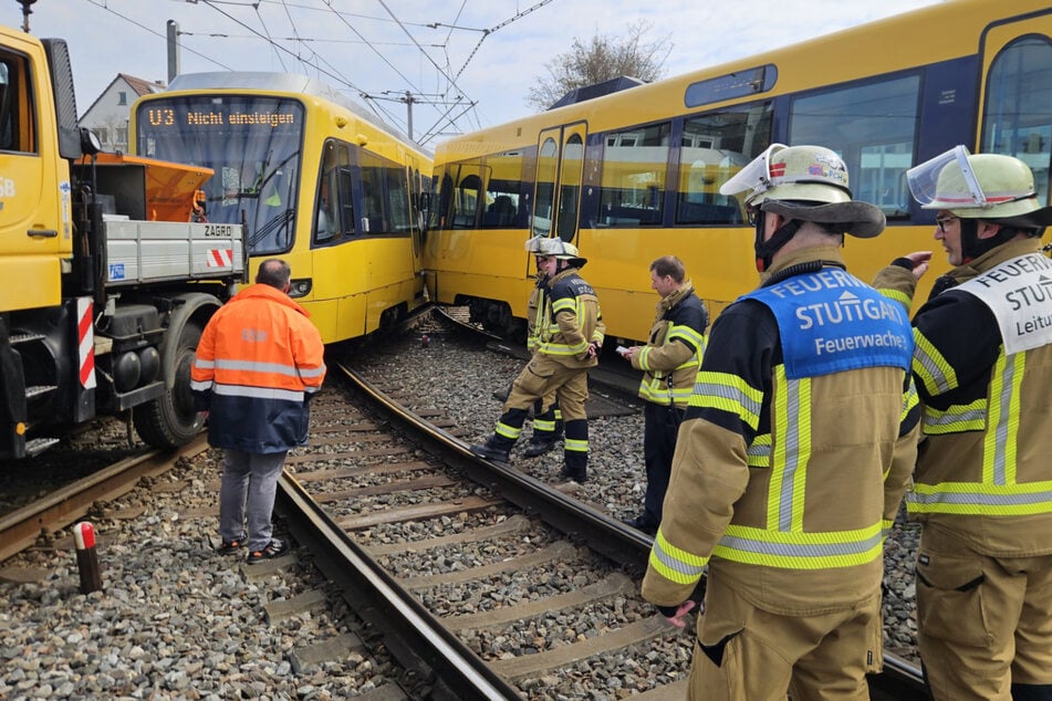 Auch die Feuerwehr Stuttgart rückte zur Unterstützung aus.